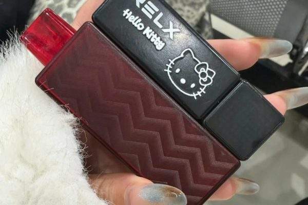 手持 RELX 悅刻積木系列電子煙實拍展示